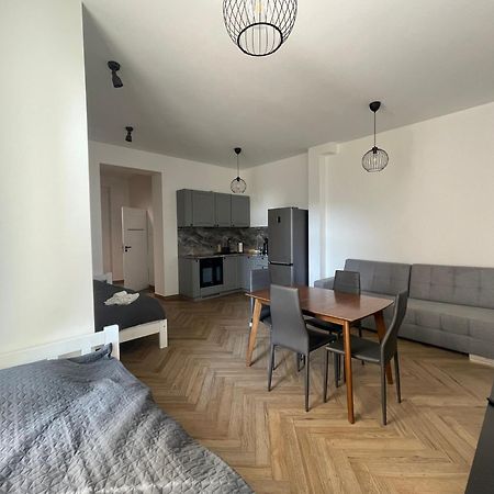 Apartamenty Kamienica Centrum - 1 Maja Любин Экстерьер фото