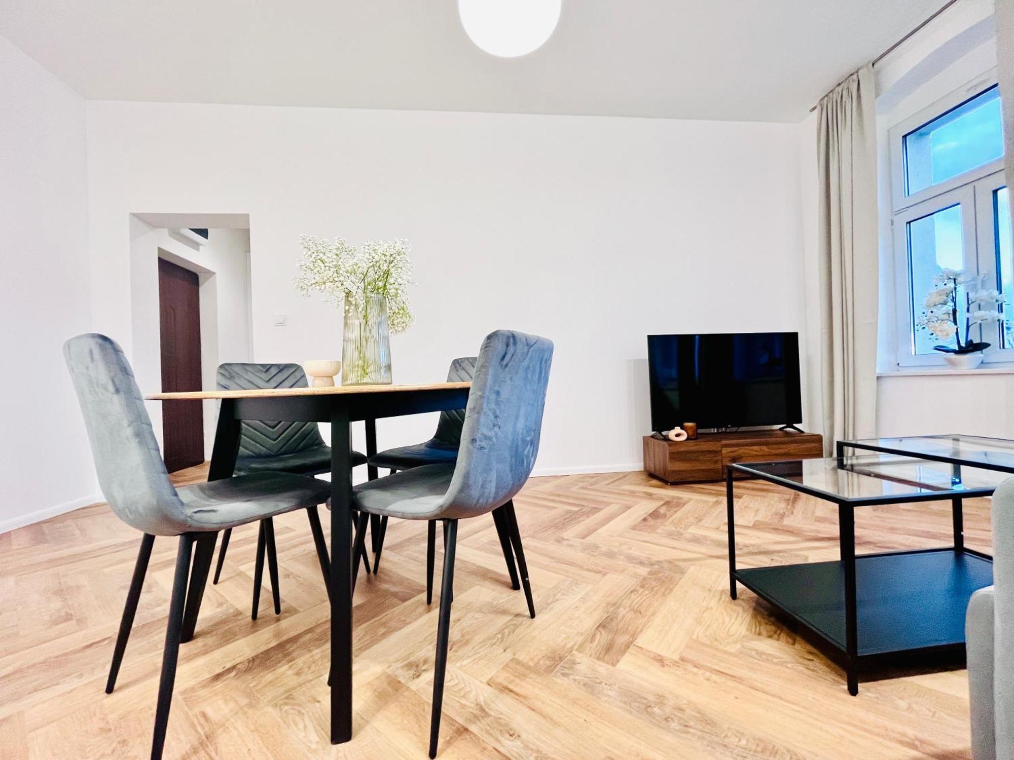 Apartamenty Kamienica Centrum - 1 Maja Любин Экстерьер фото