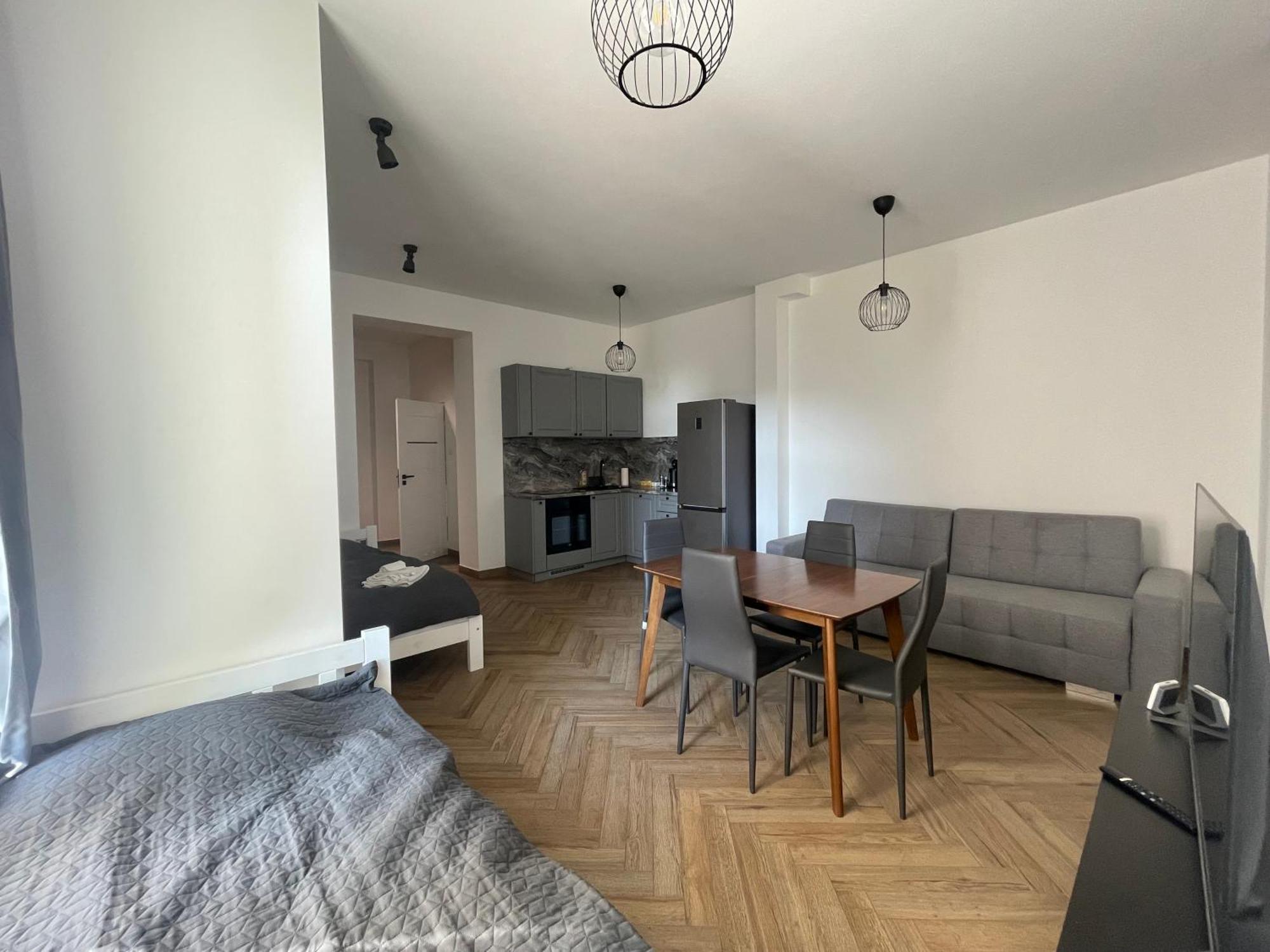 Apartamenty Kamienica Centrum - 1 Maja Любин Экстерьер фото